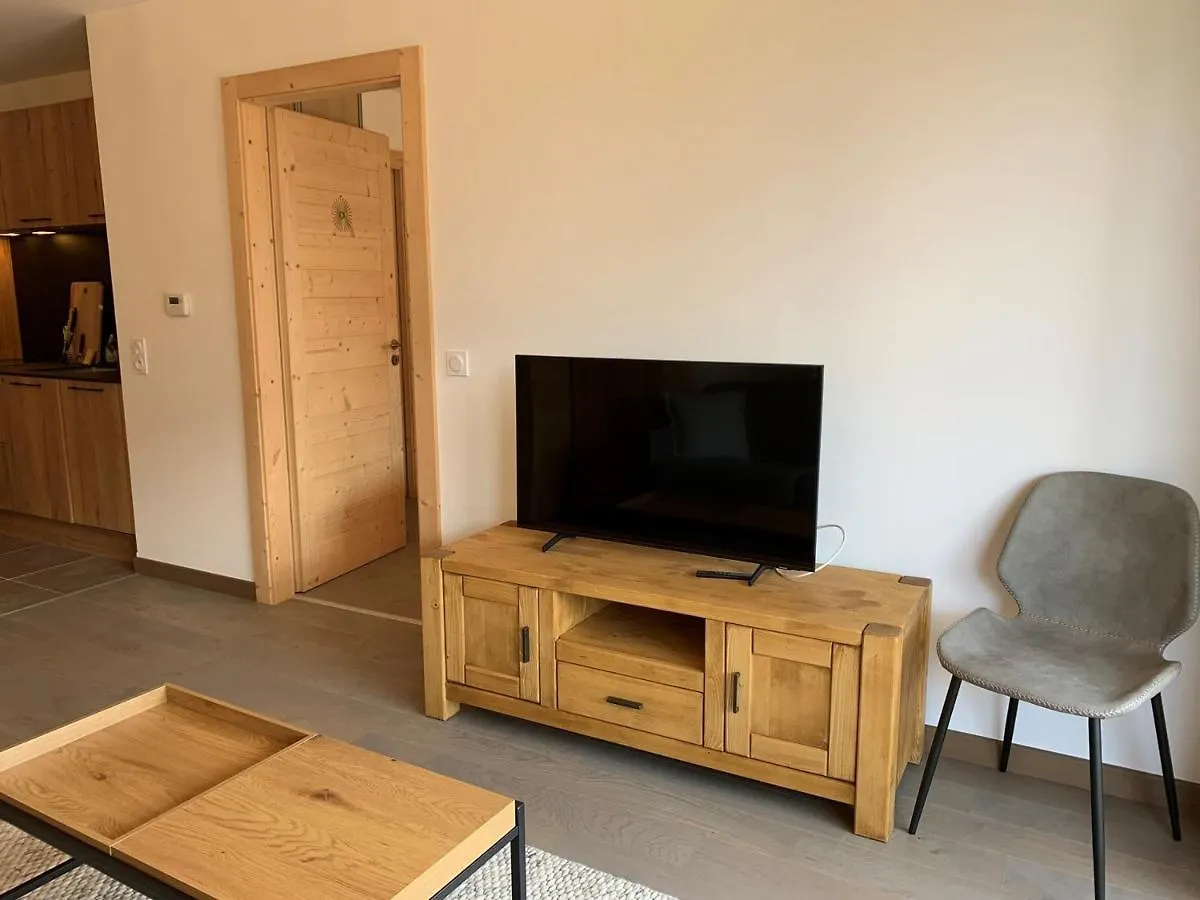 Magnifique 2 Pieces Equipe Avec Garage Prive A Chatel - Fr-1-198-239 0*,  צרפת